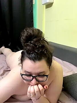 HaleyAyush online show from November 2025 04:31:02 PM