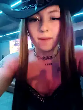 Snapshot of madelen_b chatting on December 2025 02:06:02 AM madelen b online show from December 2025 02:06:02 AM