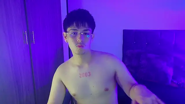 Maximo Miller online show from September 2025 03:08:01 AM