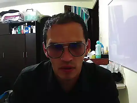 DOBLEWYOSK69G online show from September 2025 10:21:02 PM