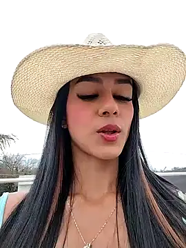 Juliana Xander online show from November 2025 02:28:01 PM