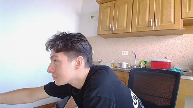 Aria Arthur online show from October 2025 12:27:01 PM