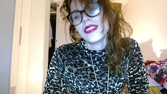 Snapshot of refem9 chatting on October 2025 04:40:02 PM refem9 online show from October 2025 04:40:02 PM