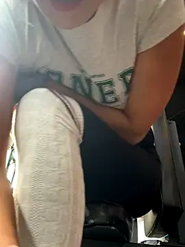 Ninazhang online show from October 2025 02:22:02 AM