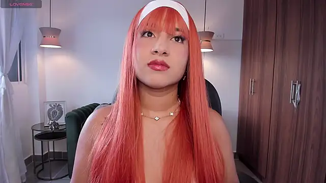 DANDARA THOM online show from September 2025 07:25:02 PM