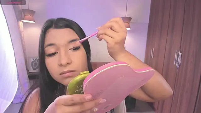 DANDARA THOM online show from October 2025 07:16:02 PM