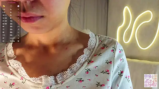 AlodiaAxley online show from October 2025 06:07:01 PM