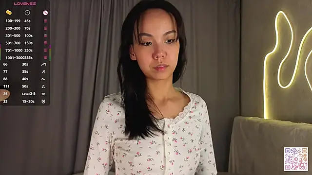 AlodiaAxley online show from October 2025 06:19:01 PM