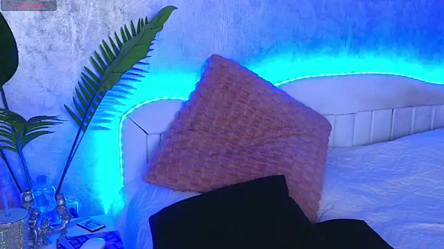 Aelorya online show from November 2025 06:52:01 PM