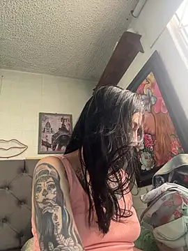 Snapshot of SALOME_KORLAND chatting on October 2025 07:14:02 PM SALOME KORLAND online show from October 2025 07:14:02 PM