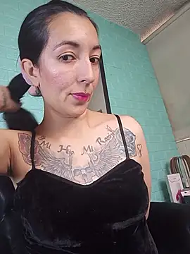 Snapshot of SALOME_KORLAND chatting on November 2025 03:22:01 PM SALOME KORLAND online show from November 2025 03:22:01 PM