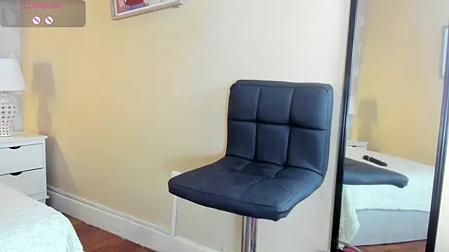 Snapshot of isabella_milf_ chatting on September 2025 07:06:02 PM isabella milf online show from September 2025 07:06:02 PM