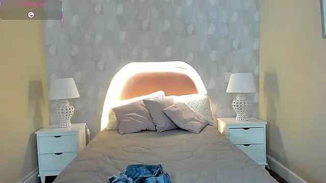 Snapshot of isabella_milf_ chatting on October 2025 07:15:02 PM isabella milf online show from October 2025 07:15:02 PM