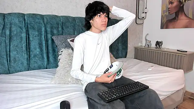 Snapshot of Diamond_twink chatting on June 2026 01:53:02 PM Diamond twink online show from June 2026 01:53:02 PM