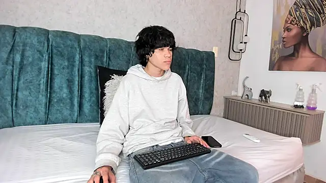 Snapshot of Diamond_twink chatting on June 2026 02:10:01 PM Diamond twink online show from June 2026 02:10:01 PM