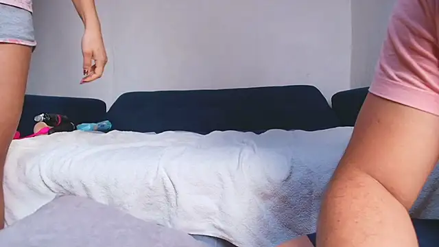 couplelove543 online show from September 2025 01:05:01 PM