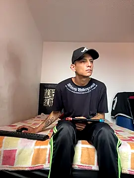 andrewcoopper1 online show from September 2025 04:01:02 PM