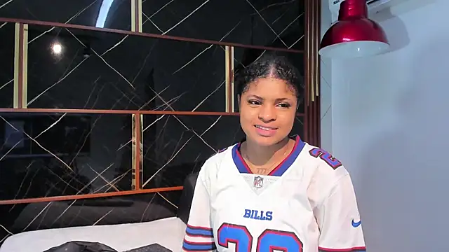 HannyThompson online show from April 2026 12:43:01 PM