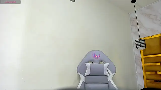 Luciifeer  online show from October 2025 06:37:01 PM