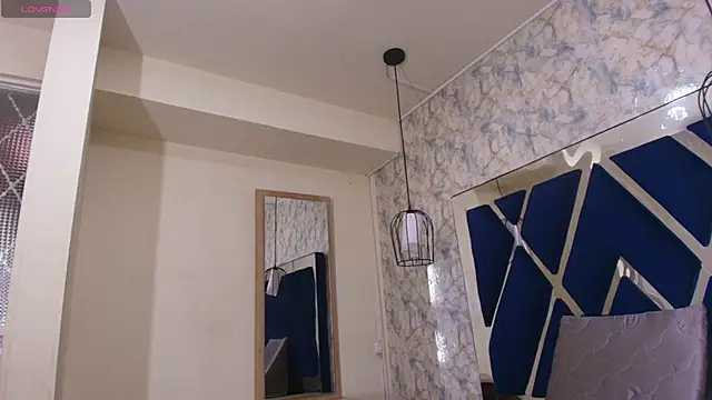 Luciifeer  online show from November 2025 06:32:01 PM