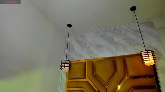 Luciifeer  online show from February 2026 06:45:01 PM