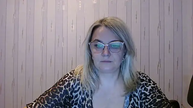 EleanoraDream online show from October 2025 01:53:02 PM