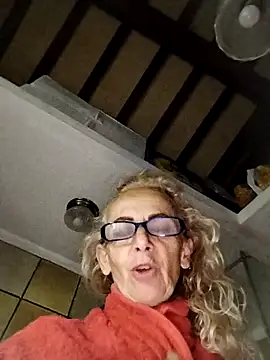 Snapshot of clarabell4 chatting on April 2026 05:43:01 AM clarabell4 online show from April 2026 05:43:01 AM