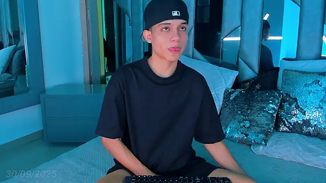 Sebax Young online show from September 2025 08:25:01 PM