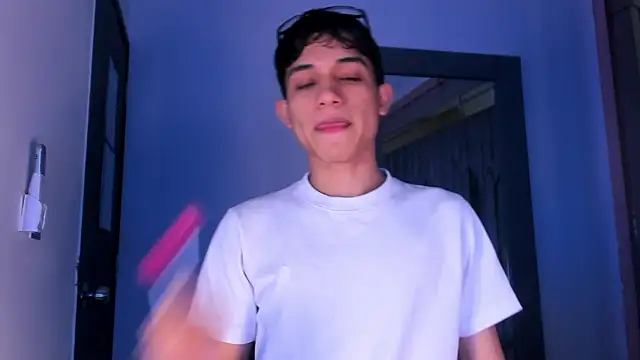 Sebax Young online show from February 2026 08:29:01 PM