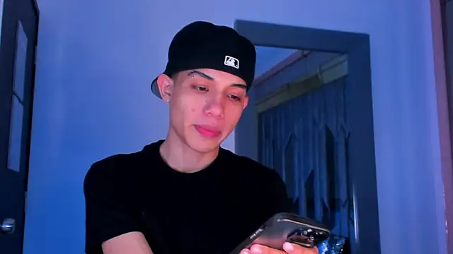 Sebax Young online show from March 2026 08:00:01 PM