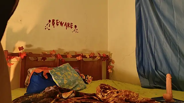  MoonLipson  online show from October 2025 12:00:01 AM