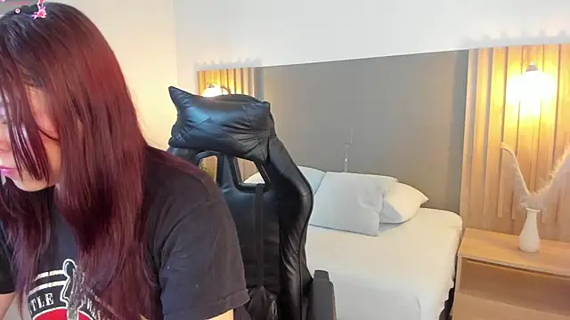 emma fhox online show from September 2025 02:12:02 AM