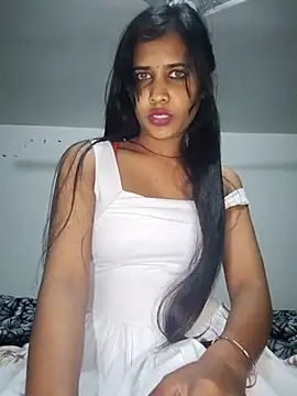 cute radhikaa online show from December 2025 04:57:02 PM
