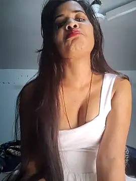 Snapshot of cute_radhikaa chatting on February 2026 03:43:01 AM cute radhikaa online show from February 2026 03:43:01 AM