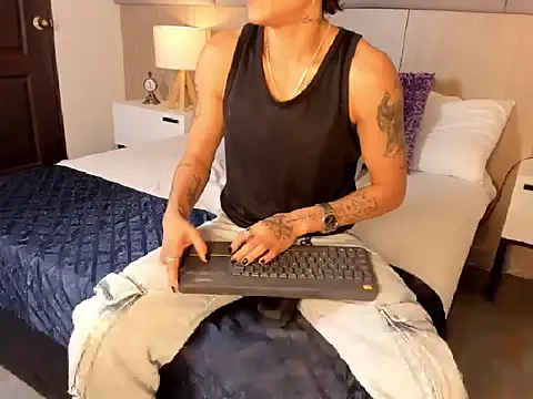 Snapshot of ZoeKrug chatting on February 2026 01:06:01 PM ZoeKrug online show from February 2026 01:06:01 PM