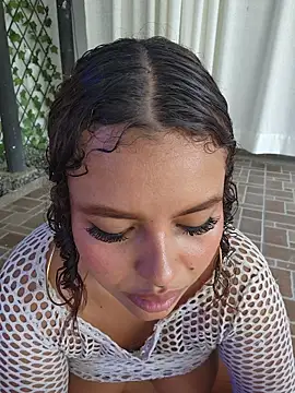 Yessica Lopezz online show from May 2026 02:02:01 PM