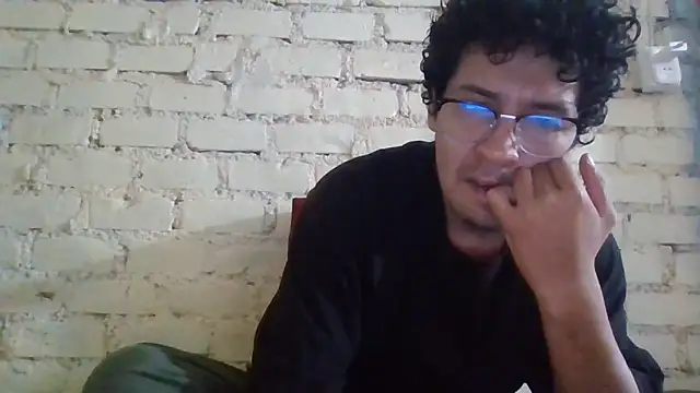 LecheDeSoya666 online show from May 2026 06:12:02 PM