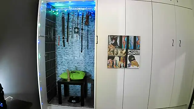 BaDSubMiss online show from October 2025 04:11:01 AM