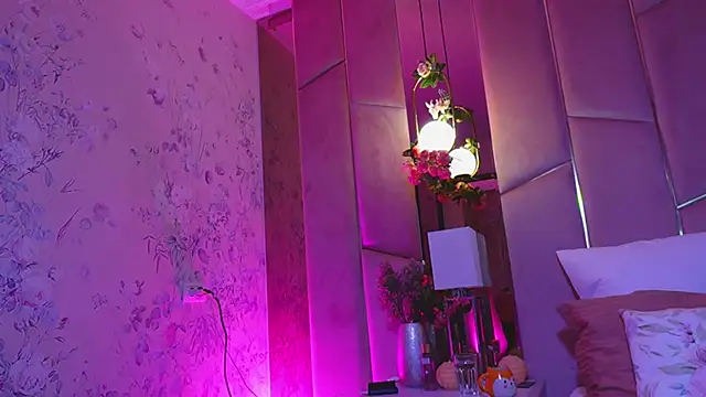 LucyLextonX online show from March 2026 08:01:01 PM