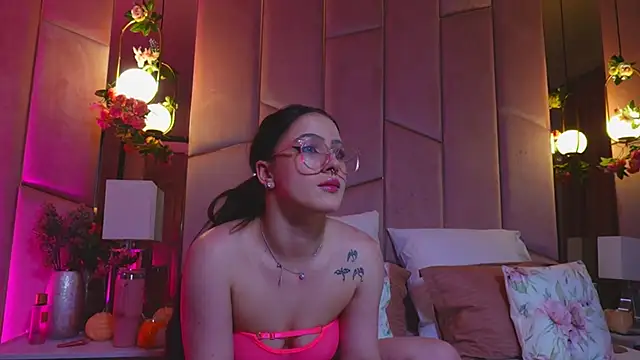 LucyLextonX online show from March 2026 10:46:01 PM