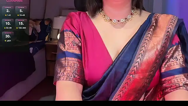 SunhariGirl online show from September 2025 03:32:01 AM