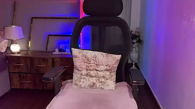 SunhariGirl online show from November 2025 03:42:02 AM