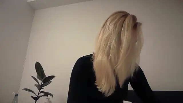 Kitty Swetty online show from March 2026 08:04:01 PM