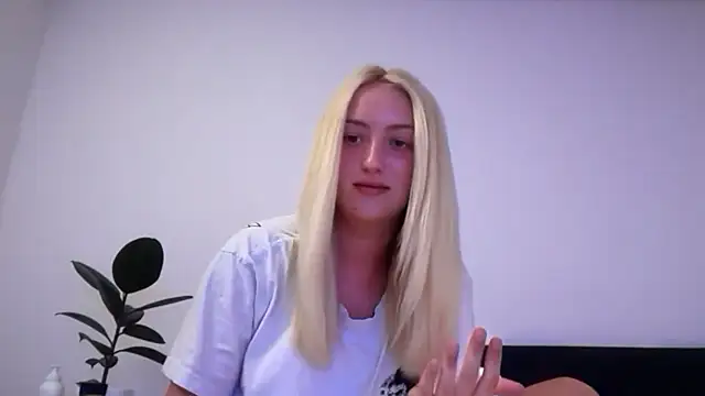 Snapshot of Kitty_Swetty chatting on June 2026 08:46:01 PM Kitty Swetty online show from June 2026 08:46:01 PM