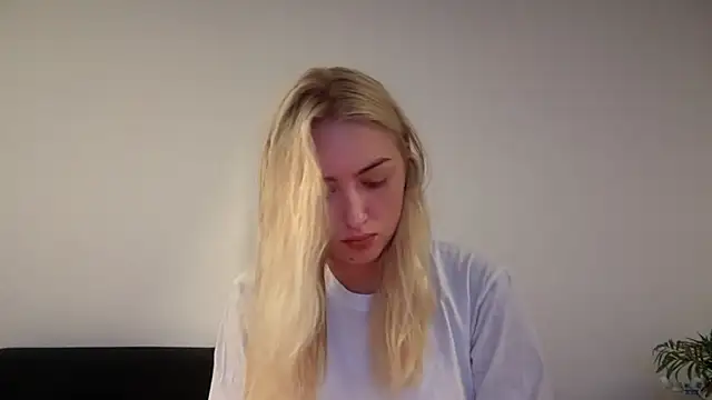 Snapshot of Kitty_Swetty chatting on August 2026 08:22:01 PM Kitty Swetty online show from August 2026 08:22:01 PM
