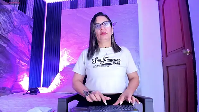 Snapshot of Agatha_Pleasure chatting on April 2026 11:58:01 AM Agatha Pleasure online show from April 2026 11:58:01 AM