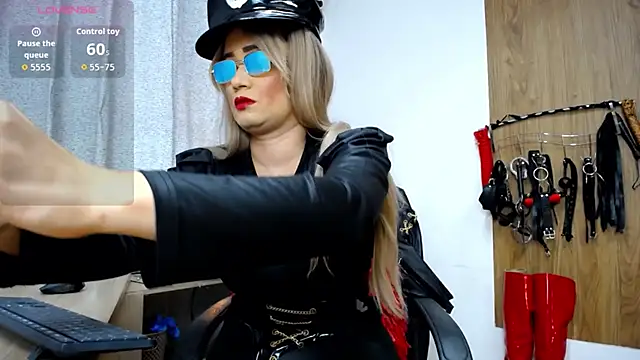 KristhalRasmussel online show from November 2025 10:20:02 PM