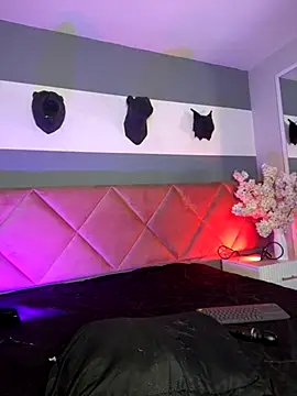 Bella Williiams online show from December 2025 12:25:01 PM