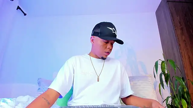 Snapshot of asmodeo_33 chatting on February 2026 05:47:02 AM asmodeo 33 online show from February 2026 05:47:02 AM