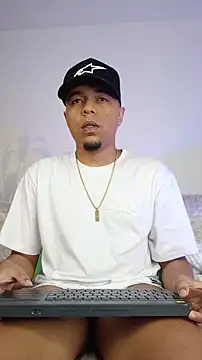 Snapshot of asmodeo_33 chatting on February 2026 05:28:02 AM asmodeo 33 online show from February 2026 05:28:02 AM